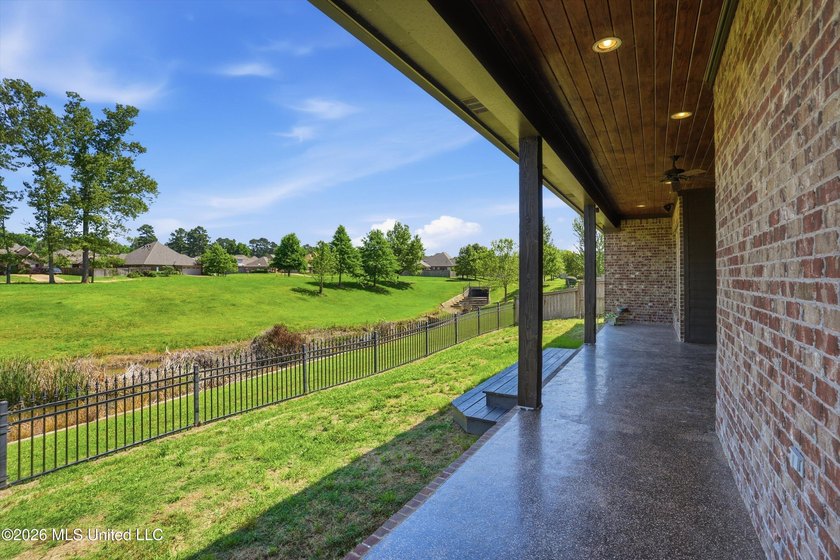 This stunning custom built, one owner home, constructed in 2009 - photo 37