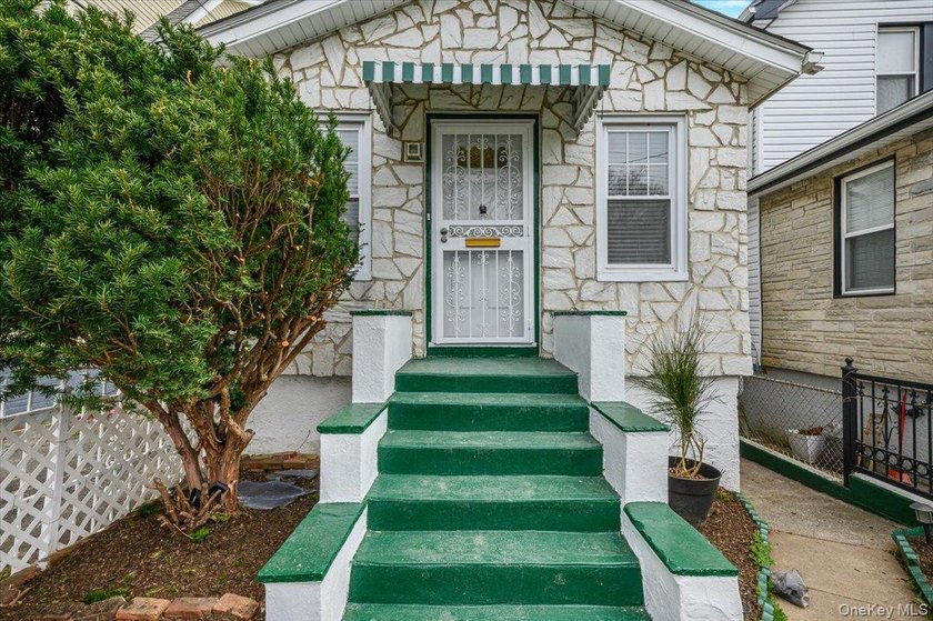 Legal one dwelling detached home in the Bronx featuring 3 - photo 38