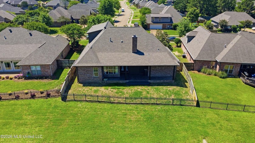 This stunning custom built, one owner home, constructed in 2009 - photo 43