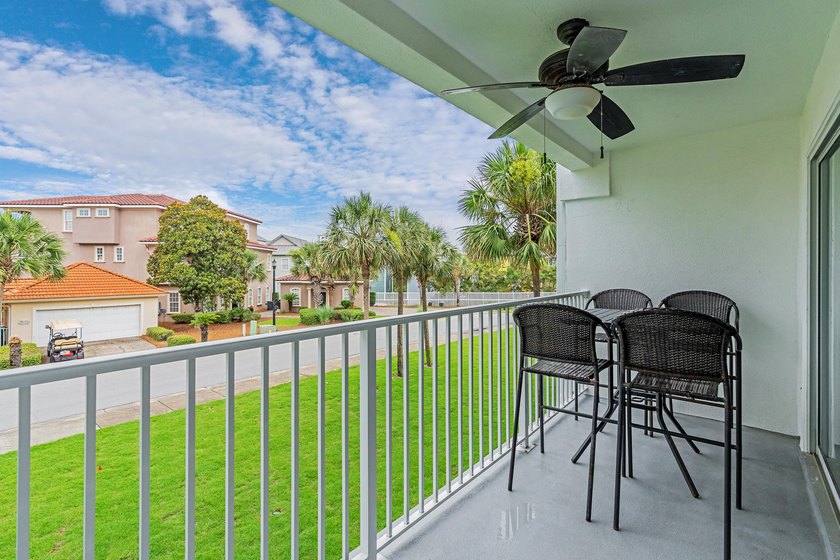 Enjoy coastal charm in this beautifully decorated 1 bed, 1.5 - photo 21