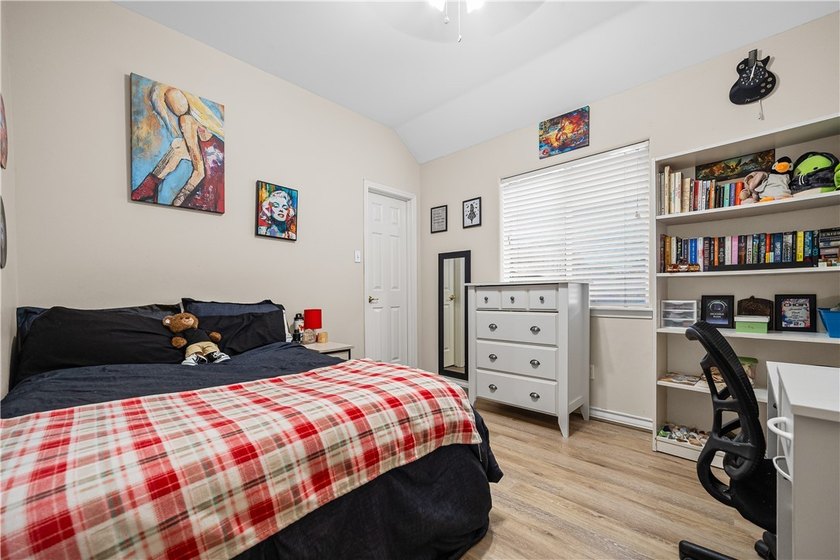 Welcome to 336 Lema Drive in the desirable Northshore - photo 22