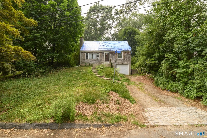**HUGE INVESTOR OPPORTUNITY** Welcome to 34 Deepwood Lane - photo 3