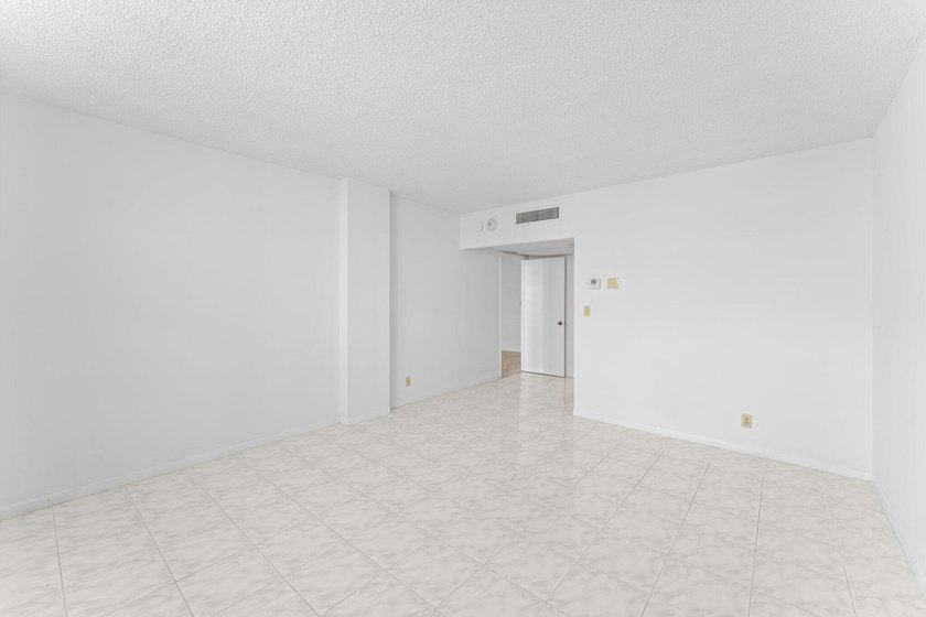Stunning condominium in beautiful Boca Raton at the Patrician - photo 27