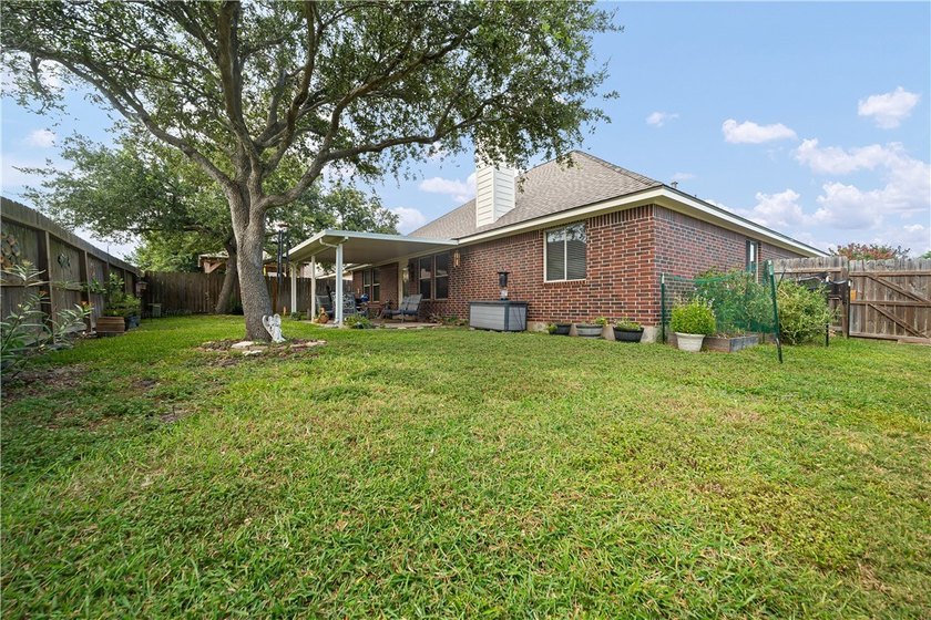 Welcome to 336 Lema Drive in the desirable Northshore - photo 29