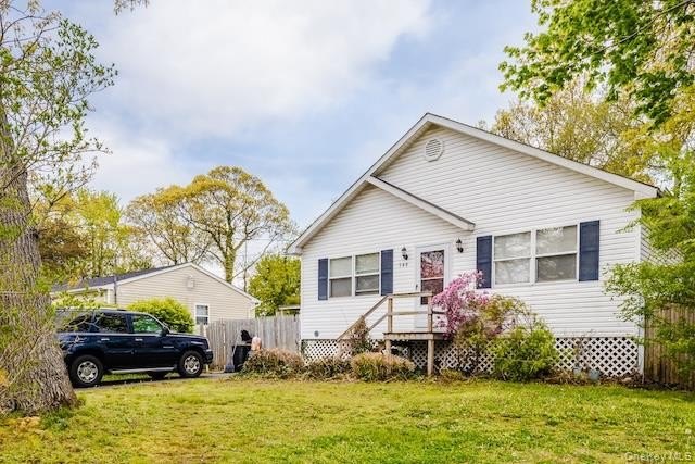This in-line ranch has three bedrooms and one bathroom. The big - photo 2