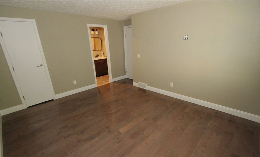 Easy First-Floor Living in Webster! Looking for first-floor - photo 7