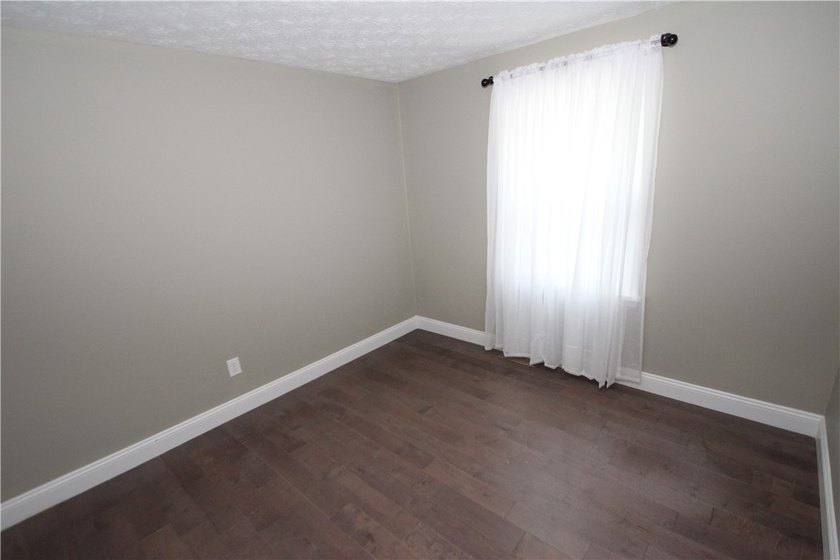 Easy First-Floor Living in Webster! Looking for first-floor - photo 9