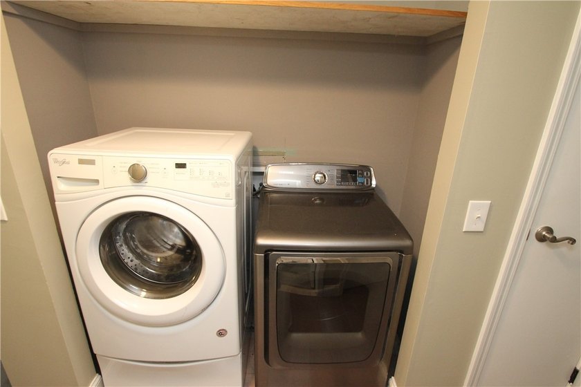 Easy First-Floor Living in Webster! Looking for first-floor - photo 10