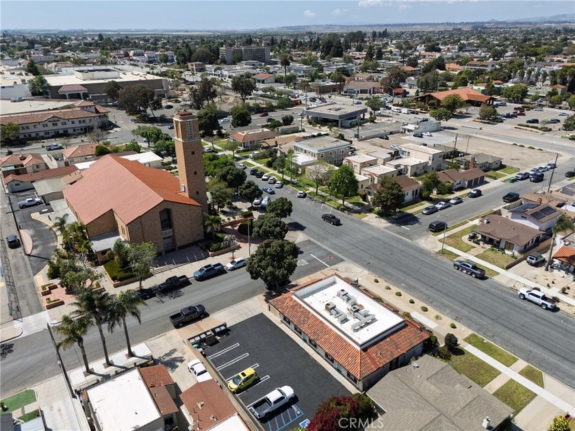 Prime Medical/Dental Office in Santa Maria 2340 SF Building on a - photo 10