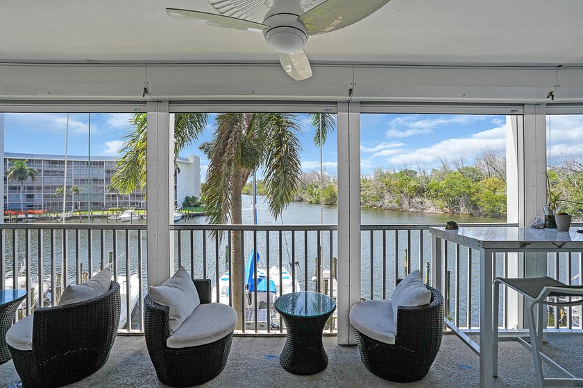 One of the finest three-bedroom waterfront residences in - photo 4