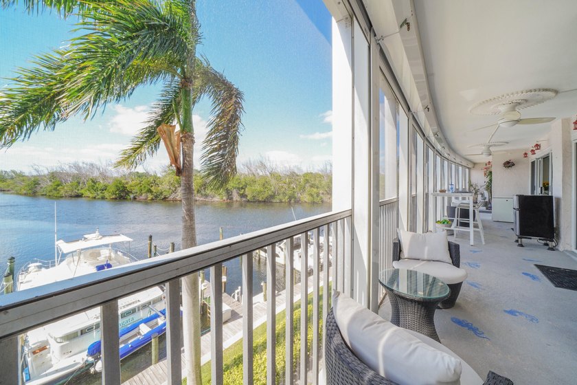 One of the finest three-bedroom waterfront residences in - photo 5