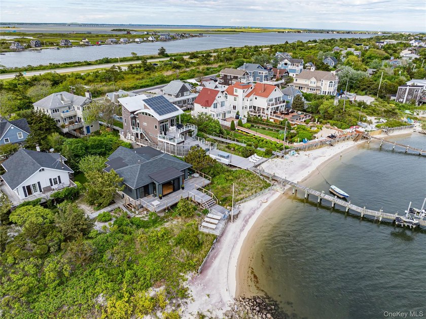 Welcome to 94 Savannah Walk, an exclusive waterfront retreat - photo 20