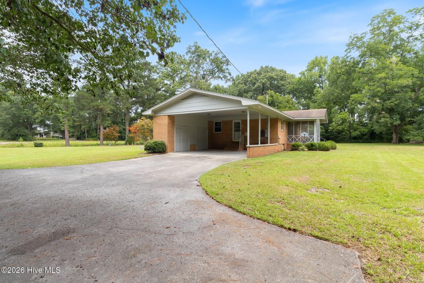 Tucked quietly away from the road at 312 N Mitchell Ford Rd in - photo 36