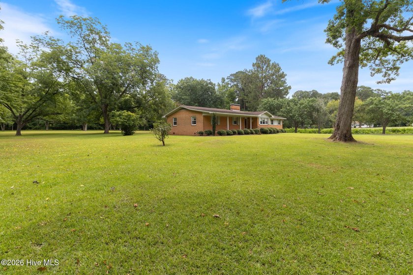 Tucked quietly away from the road at 312 N Mitchell Ford Rd in - photo 40