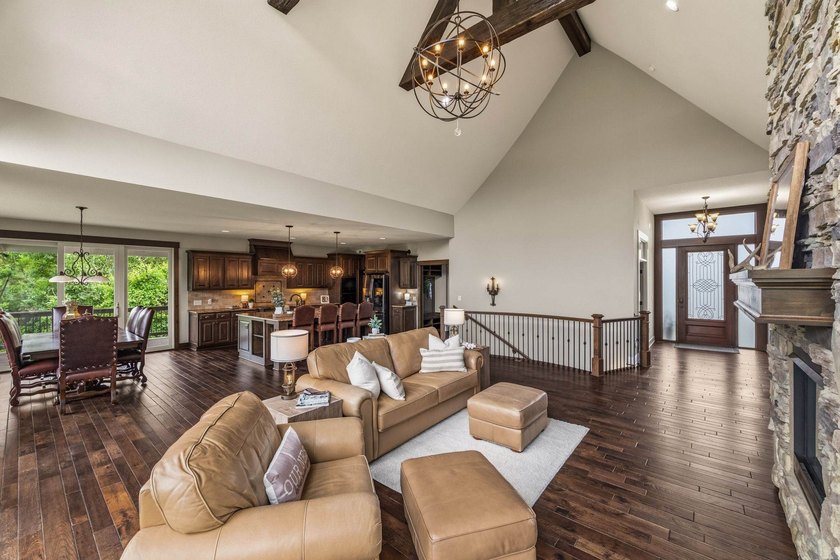 Welcome to this stunning 3-bedroom, 2.5-bath, reverse 1.5 ranch - photo 3