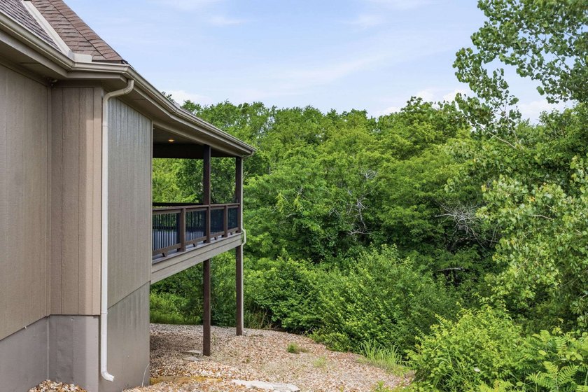 Welcome to this stunning 3-bedroom, 2.5-bath, reverse 1.5 ranch - photo 10