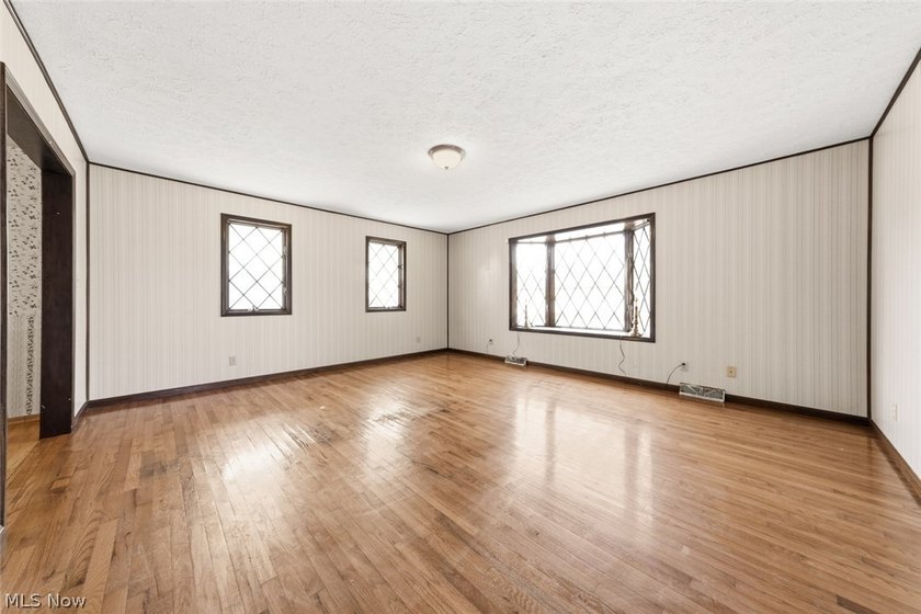 A unique opportunity to transform this lovely 3-bedroom Euclid - photo 10