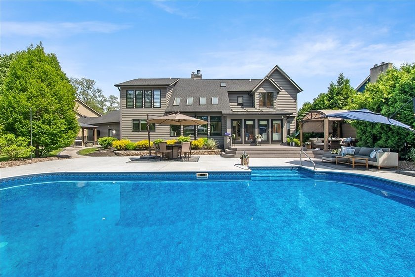 Welcome to 25 Country Wood Landing, where luxury, craftsmanship - photo 45