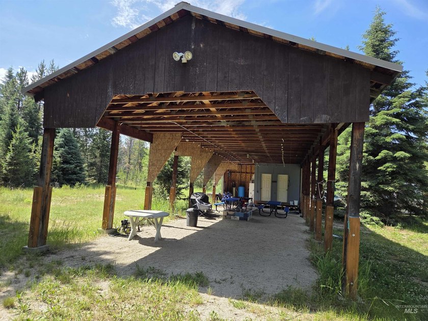 Remarkable property ready for you to camp, RV or build. 1.5 flat - photo 8