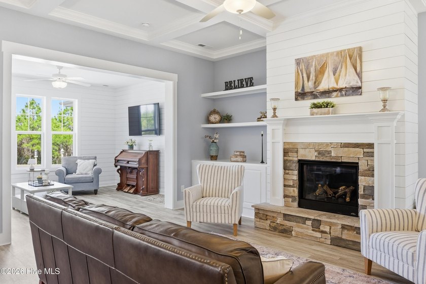 Welcome home to this gorgeous custom-built 4-bedroom, 3.5-bath - photo 11