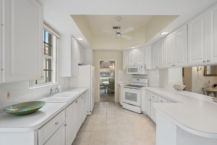 AMAZING OPPORTUNITY! Experience the best of resort-style living - photo 15