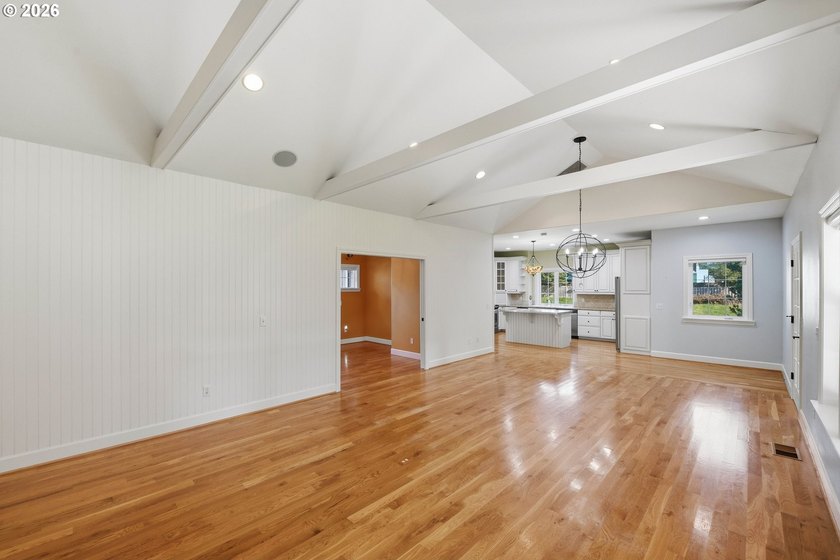 A standout custom-built, single-level Craftsman in Bandon - photo 10