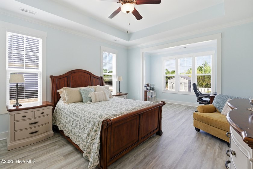 Welcome home to this gorgeous custom-built 4-bedroom, 3.5-bath - photo 25
