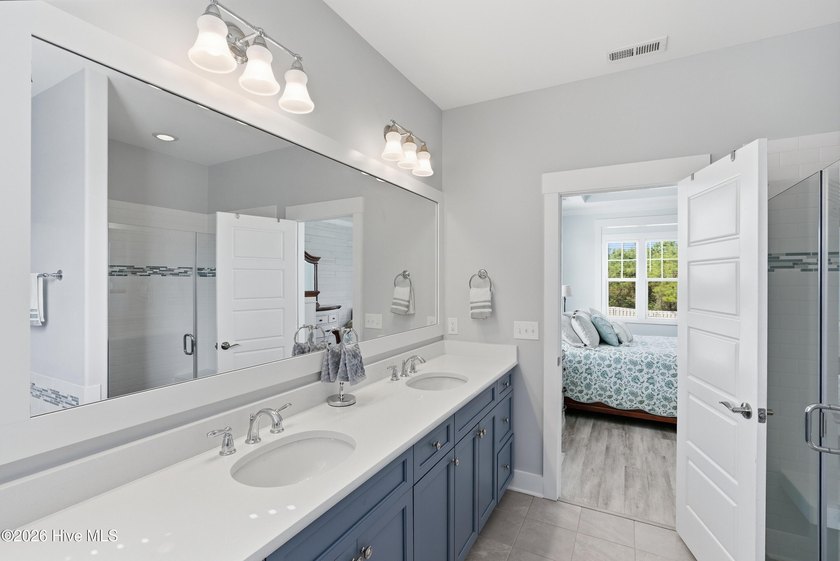Welcome home to this gorgeous custom-built 4-bedroom, 3.5-bath - photo 33