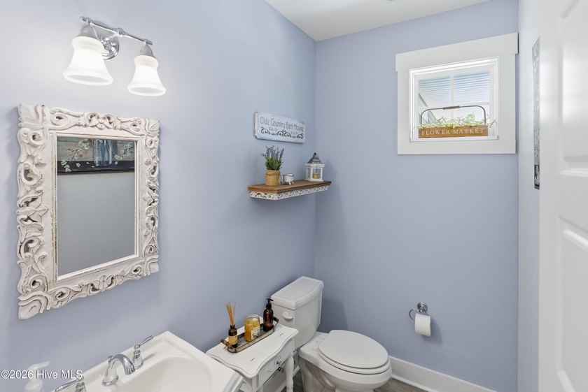Welcome home to this gorgeous custom-built 4-bedroom, 3.5-bath - photo 41
