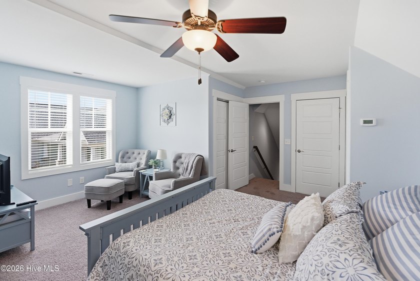 Welcome home to this gorgeous custom-built 4-bedroom, 3.5-bath - photo 44