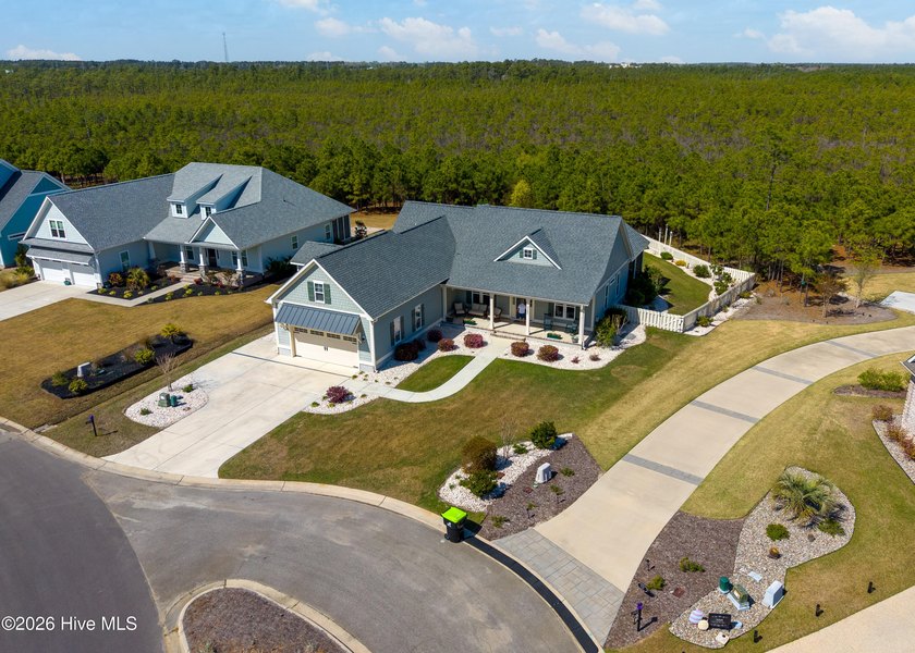 Welcome home to this gorgeous custom-built 4-bedroom, 3.5-bath - photo 49