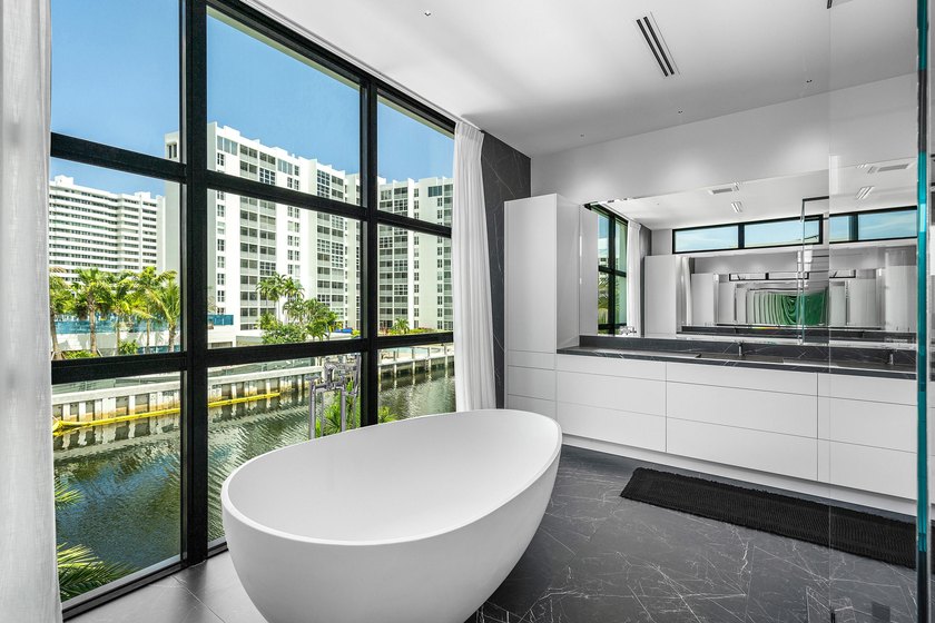 Brand-new waterfront construction in the heart of - photo 48