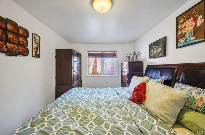 One of the best north flushing manor condominium ,built in 1986 - photo 6
