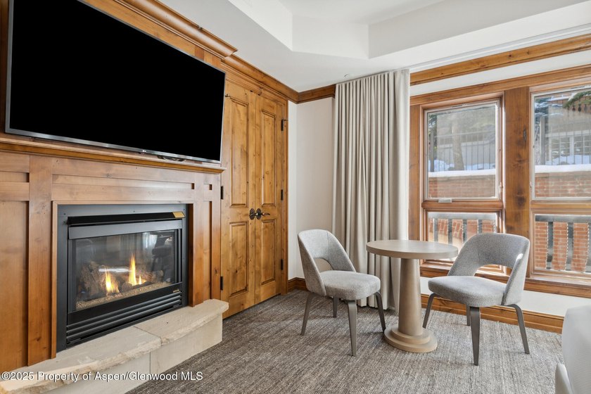 2024 renovations completed (including new decor, furniture - photo 5