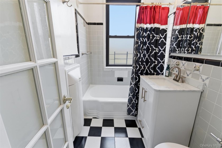 The Cromwell located in Forest Hills is filled with character - photo 21