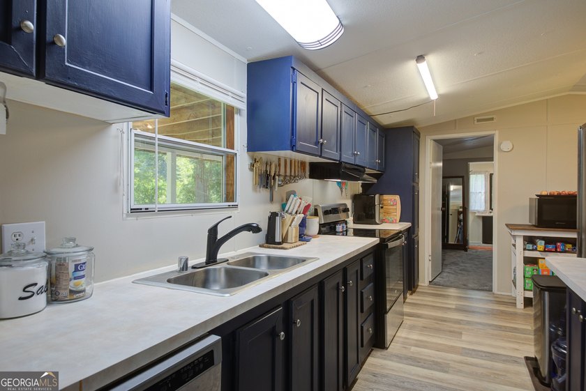 Looking for a private 2-bedroom home on acreage with no HOA? - photo 4