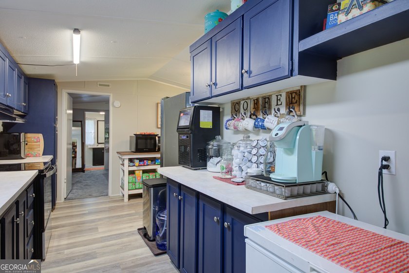 Looking for a private 2-bedroom home on acreage with no HOA? - photo 5