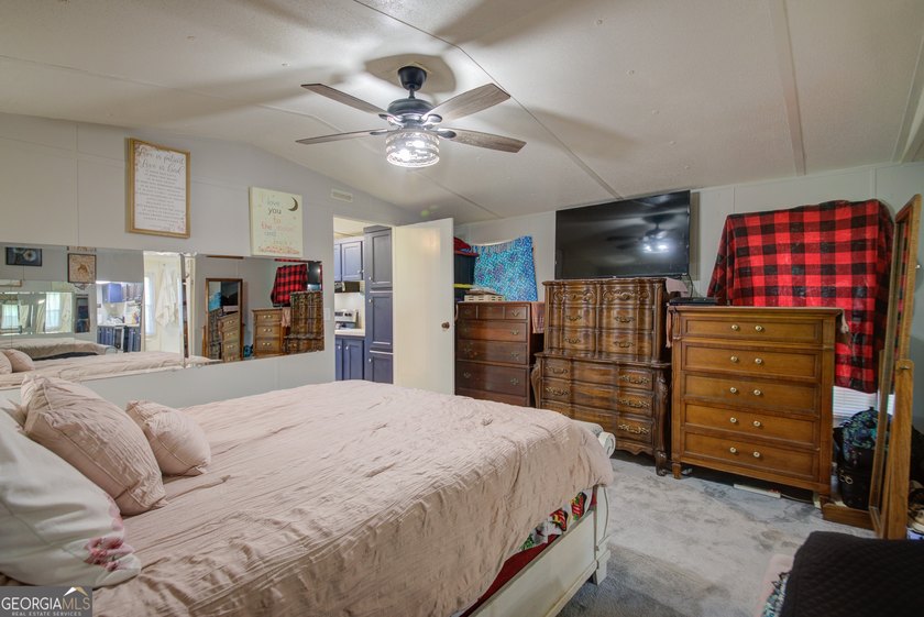 Looking for a private 2-bedroom home on acreage with no HOA? - photo 6
