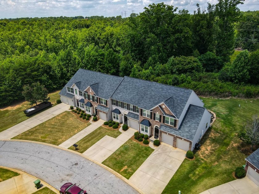Enjoy low-maintenance living in the highly desirable River Falls - photo 45