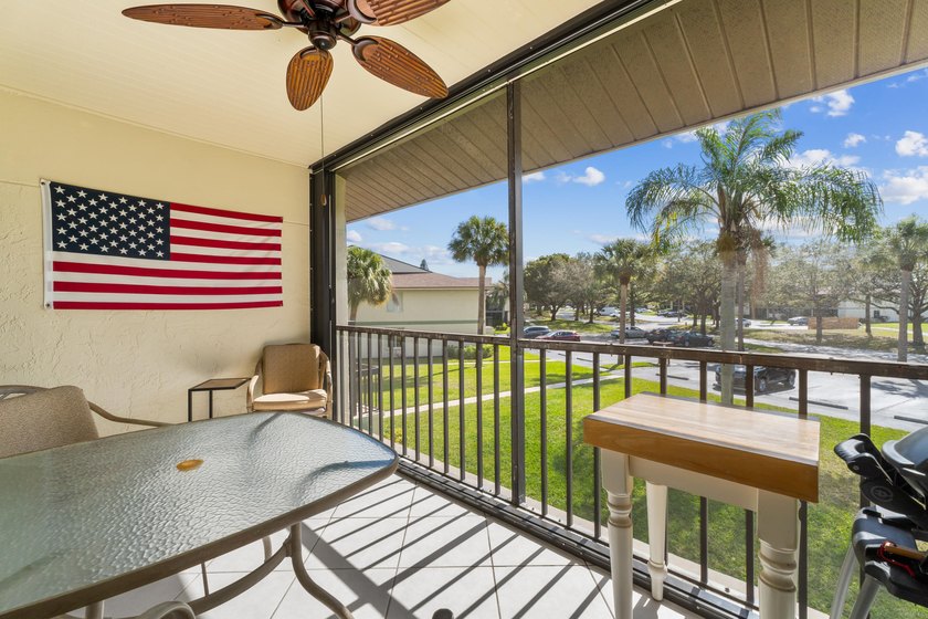 Great location in Jupiter near Public Golf, shopping, dining - photo 27