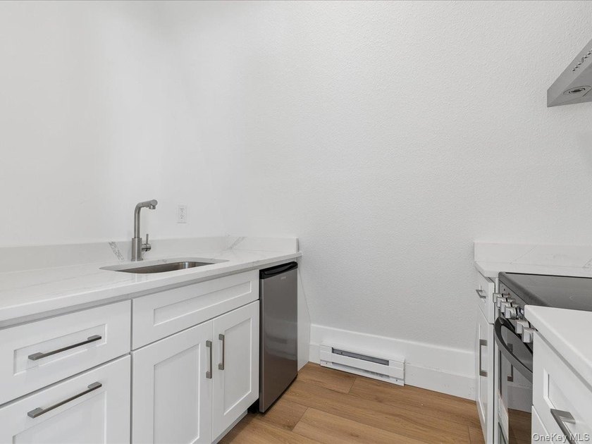 Just completed, this beautifully renovated transitional home is - photo 14