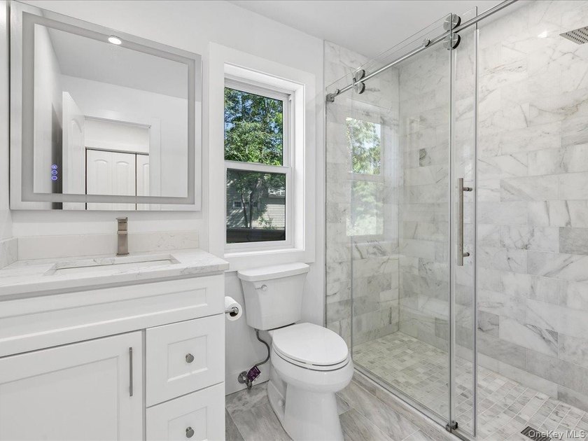 Just completed, this beautifully renovated transitional home is - photo 19
