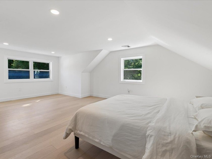 Just completed, this beautifully renovated transitional home is - photo 29