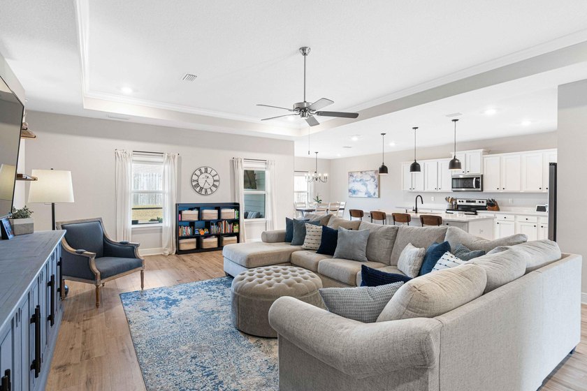 This beautifully upgraded home in the heart of Freeport blends - photo 3