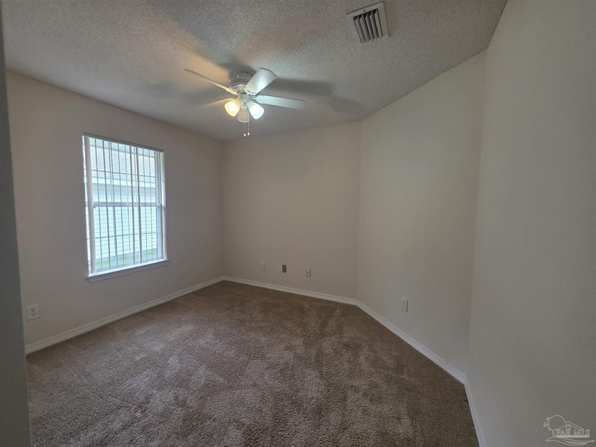 3BR/2BA home with family room, eat in kitchen with island - photo 22