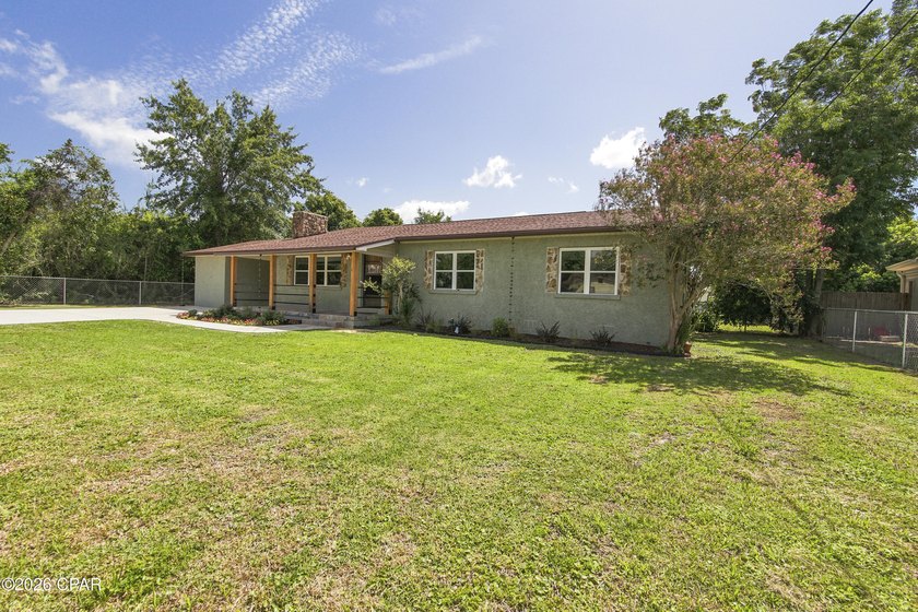 Cute. Updated. Move-in ready. Centrally located. This is a great - photo 3