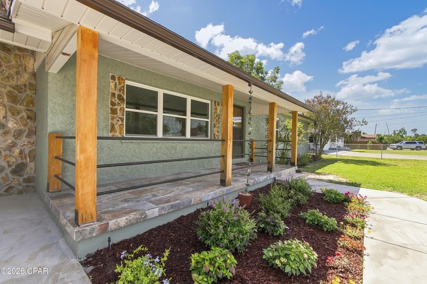 Cute. Updated. Move-in ready. Centrally located. This is a great - photo 6