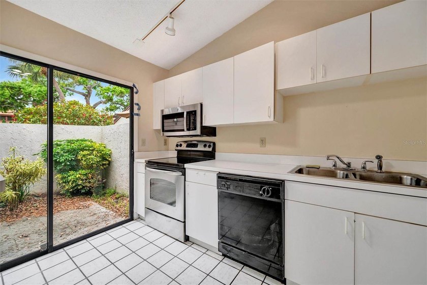 Virtually Staged. Welcome to 2925 Park Lake Drive in Forty Three - photo 7