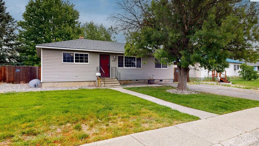 MLS# 293063 Charming and move-in ready, this 2 BD 1 BA home with - photo 2