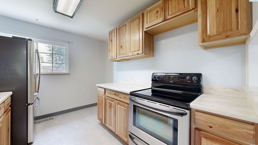 MLS# 293063 Charming and move-in ready, this 2 BD 1 BA home with - photo 8